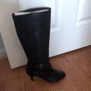 Black dress boots by Sudini